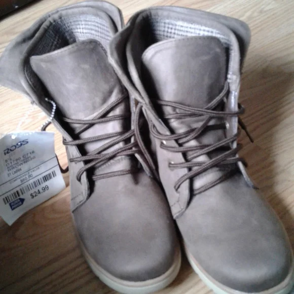 NWT Cliffs Brown High top Boots - Picture 7 of 9